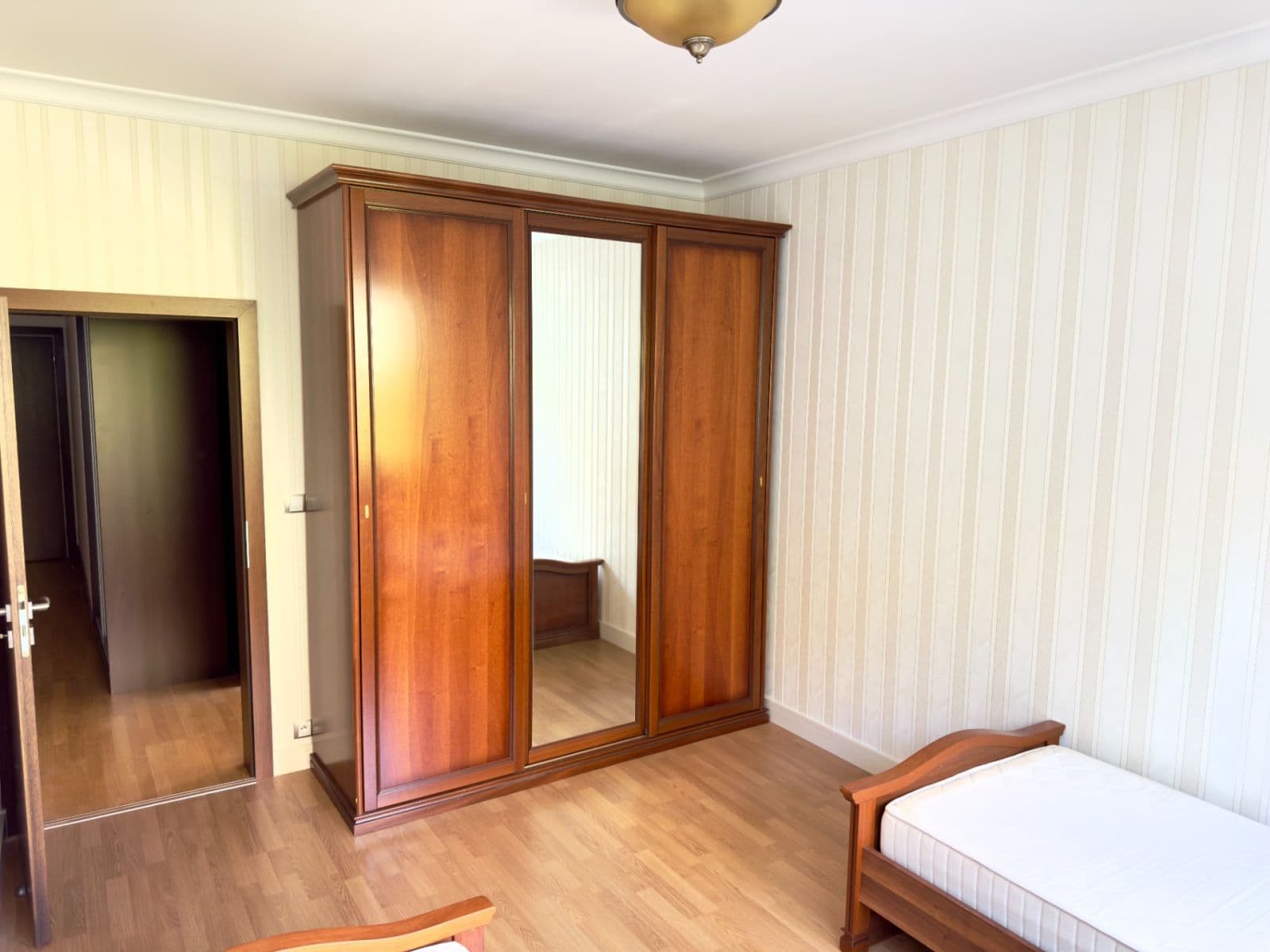 Prodej bytu 3+kk 96 m², Pražská silnice, Karlovy Vary, Karlovarský kraj Prodej bytu 3+kk 96 m², Pražská silnice, Karlovy Vary, Karlovarský kraj