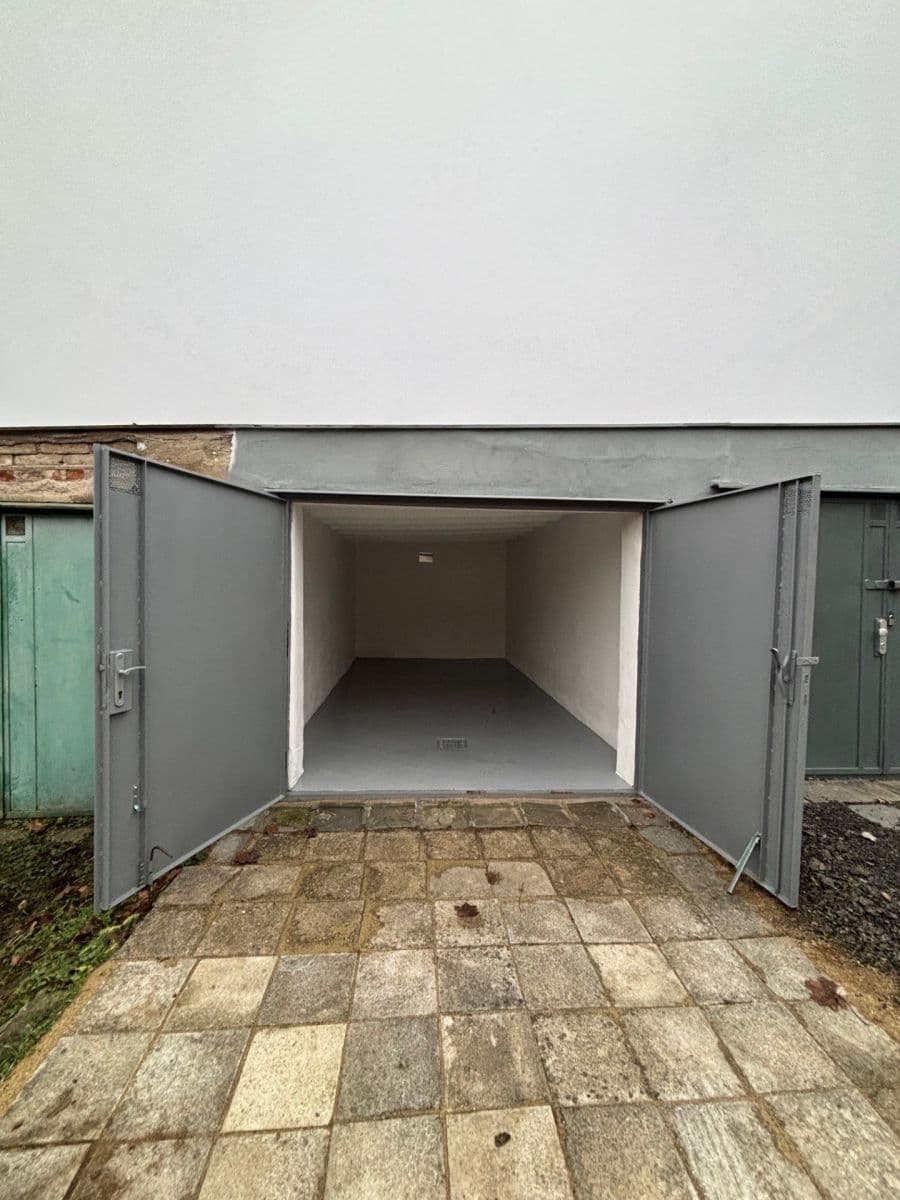 Pronájem garáže 16 m², Červinkova, Brno, Jihomoravský kraj Pronájem garáže 16 m², Červinkova, Brno, Jihomoravský kraj