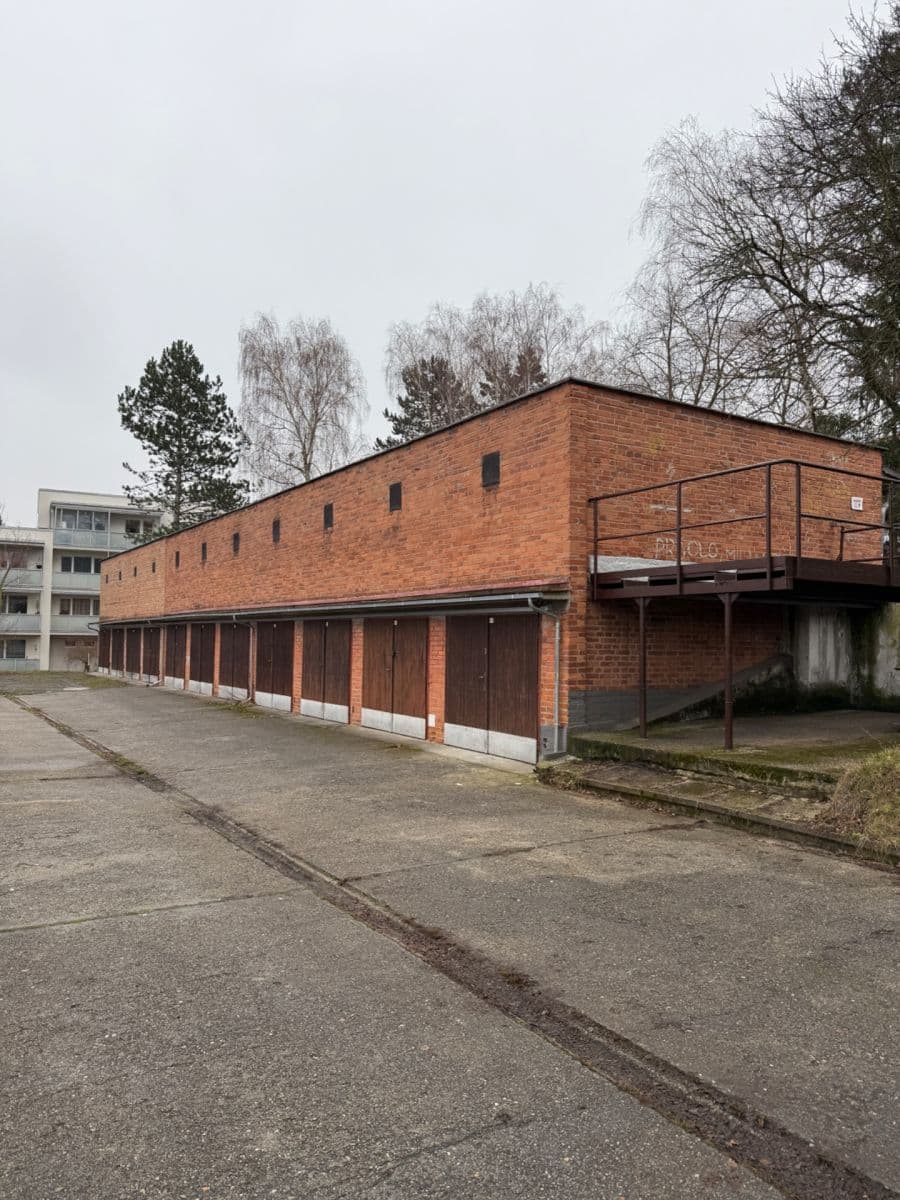 Pronájem garáže 12 m², Boněcko I, Zlín, Zlínský kraj Pronájem garáže 12 m², Boněcko I, Zlín, Zlínský kraj