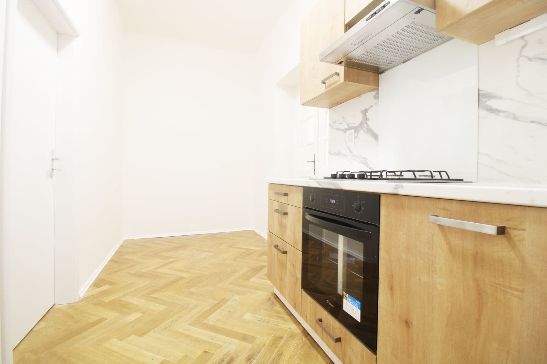 Pronájem bytu 2+kk 75 m², Kolínská, Praha, Praha Pronájem bytu 2+kk 75 m², Kolínská, Praha, Praha