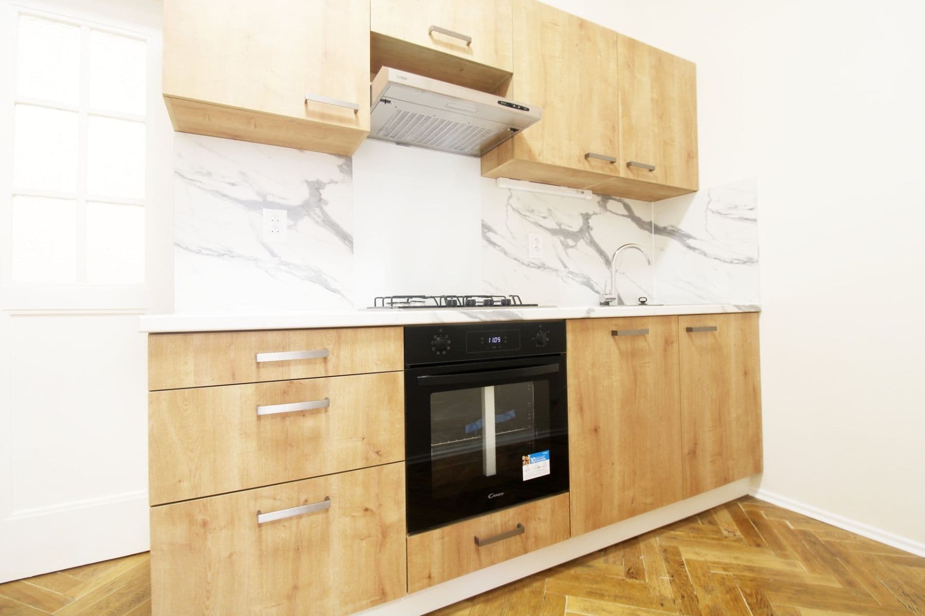 Pronájem bytu 2+kk 75 m², Kolínská, Praha, Praha Pronájem bytu 2+kk 75 m², Kolínská, Praha, Praha