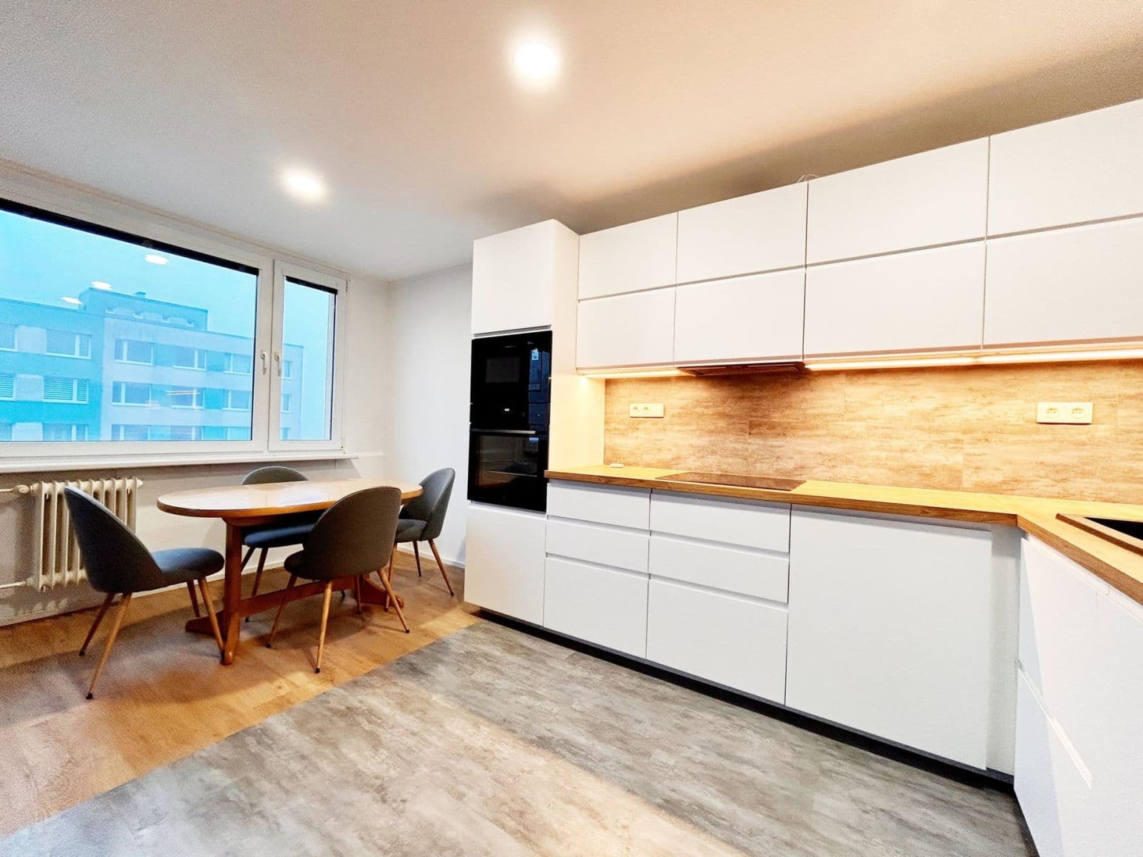 Pronájem bytu 3+kk 68 m², Děčínská, Kladno, Středočeský kraj Pronájem bytu 3+kk 68 m², Děčínská, Kladno, Středočeský kraj