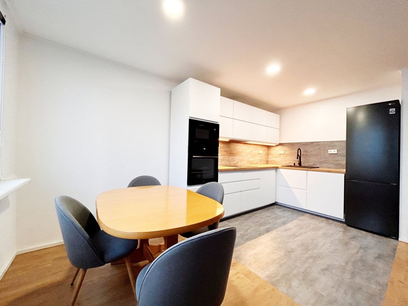 Pronájem bytu 3+kk 68 m², Děčínská, Kladno, Středočeský kraj Pronájem bytu 3+kk 68 m², Děčínská, Kladno, Středočeský kraj