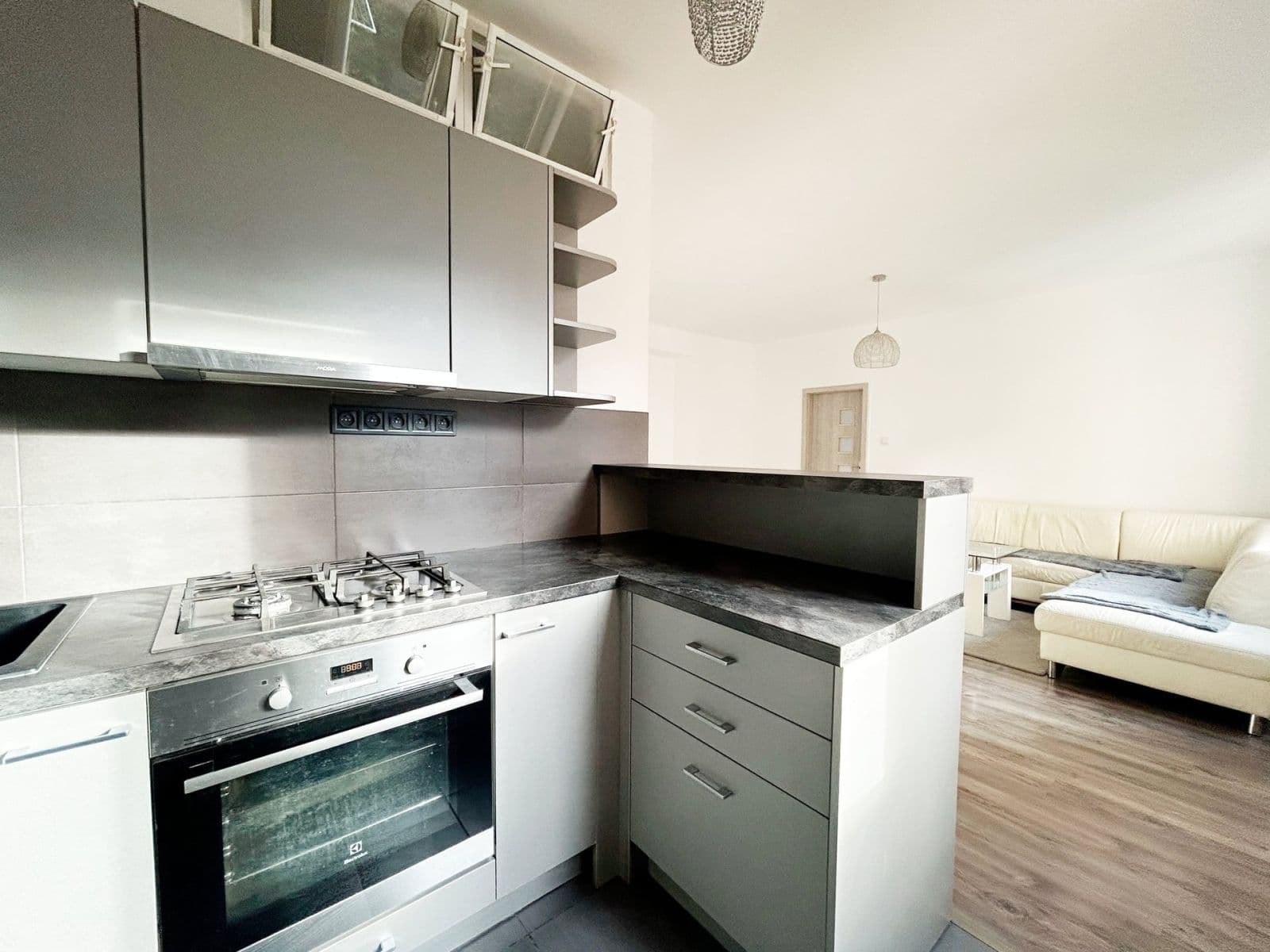 Pronájem bytu 2+kk 48 m², Spojovací, Praha, Praha Pronájem bytu 2+kk 48 m², Spojovací, Praha, Praha