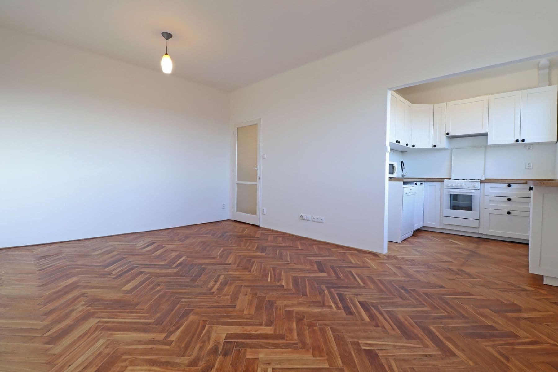 Pronájem bytu 2+kk 44 m², Argentinská, Praha, Praha Pronájem bytu 2+kk 44 m², Argentinská, Praha, Praha
