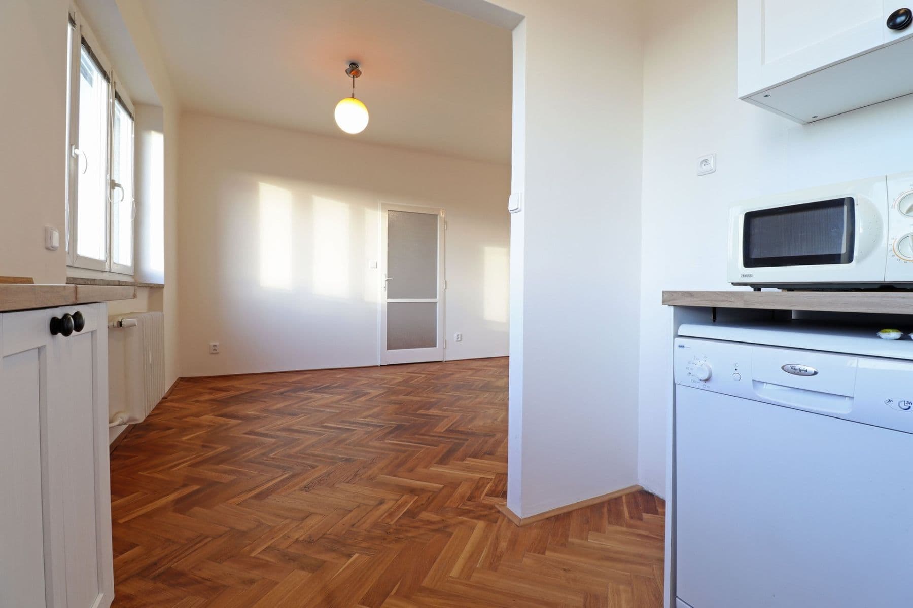 Pronájem bytu 2+kk 44 m², Argentinská, Praha, Praha Pronájem bytu 2+kk 44 m², Argentinská, Praha, Praha