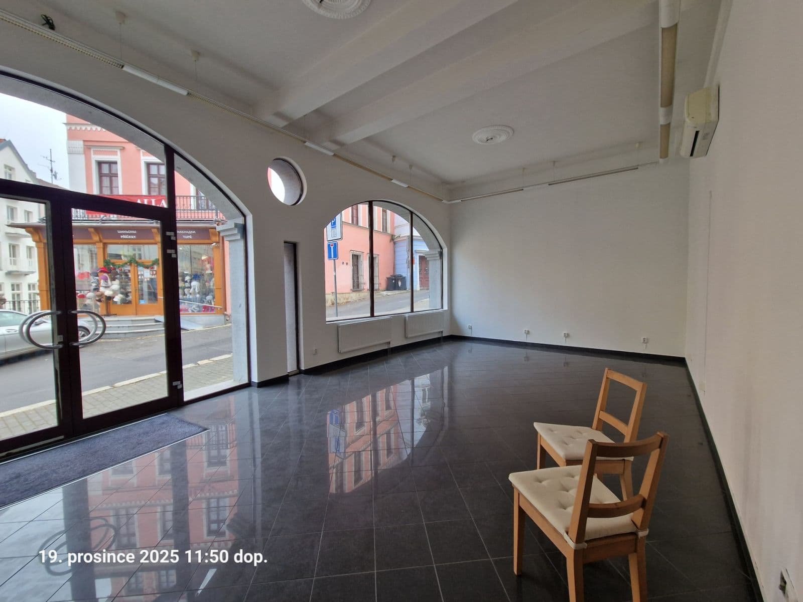 Pronájem nebytového prostoru 46 m², Zámecký vrch, Karlovy Vary, Karlovarský kraj Pronájem nebytového prostoru 46 m², Zámecký vrch, Karlovy Vary, Karlovarský kraj