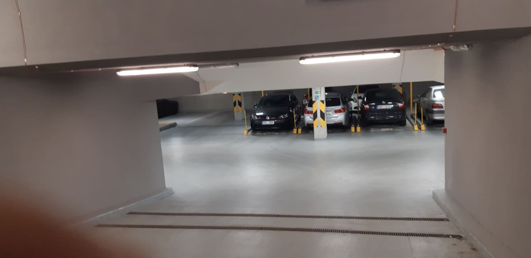 Pronájem garáže 10 m², Pod Radnicí, Praha, Praha Pronájem garáže 10 m², Pod Radnicí, Praha, Praha