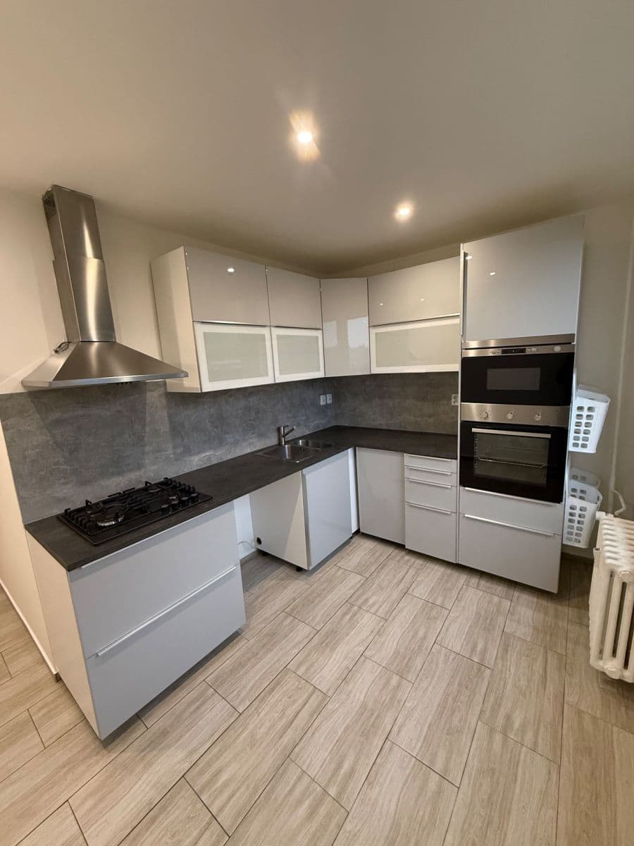 Prodej bytu 2+1 65 m², Pod Rozhlednou, Ústí nad Labem, Ústecký kraj Prodej bytu 2+1 65 m², Pod Rozhlednou, Ústí nad Labem, Ústecký kraj