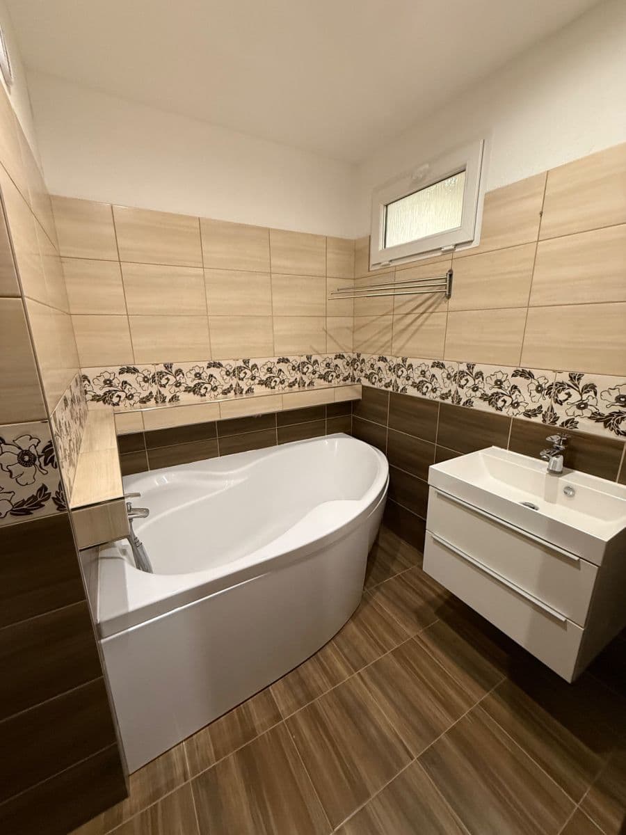 Prodej bytu 2+1 65 m², Pod Rozhlednou, Ústí nad Labem, Ústecký kraj Prodej bytu 2+1 65 m², Pod Rozhlednou, Ústí nad Labem, Ústecký kraj