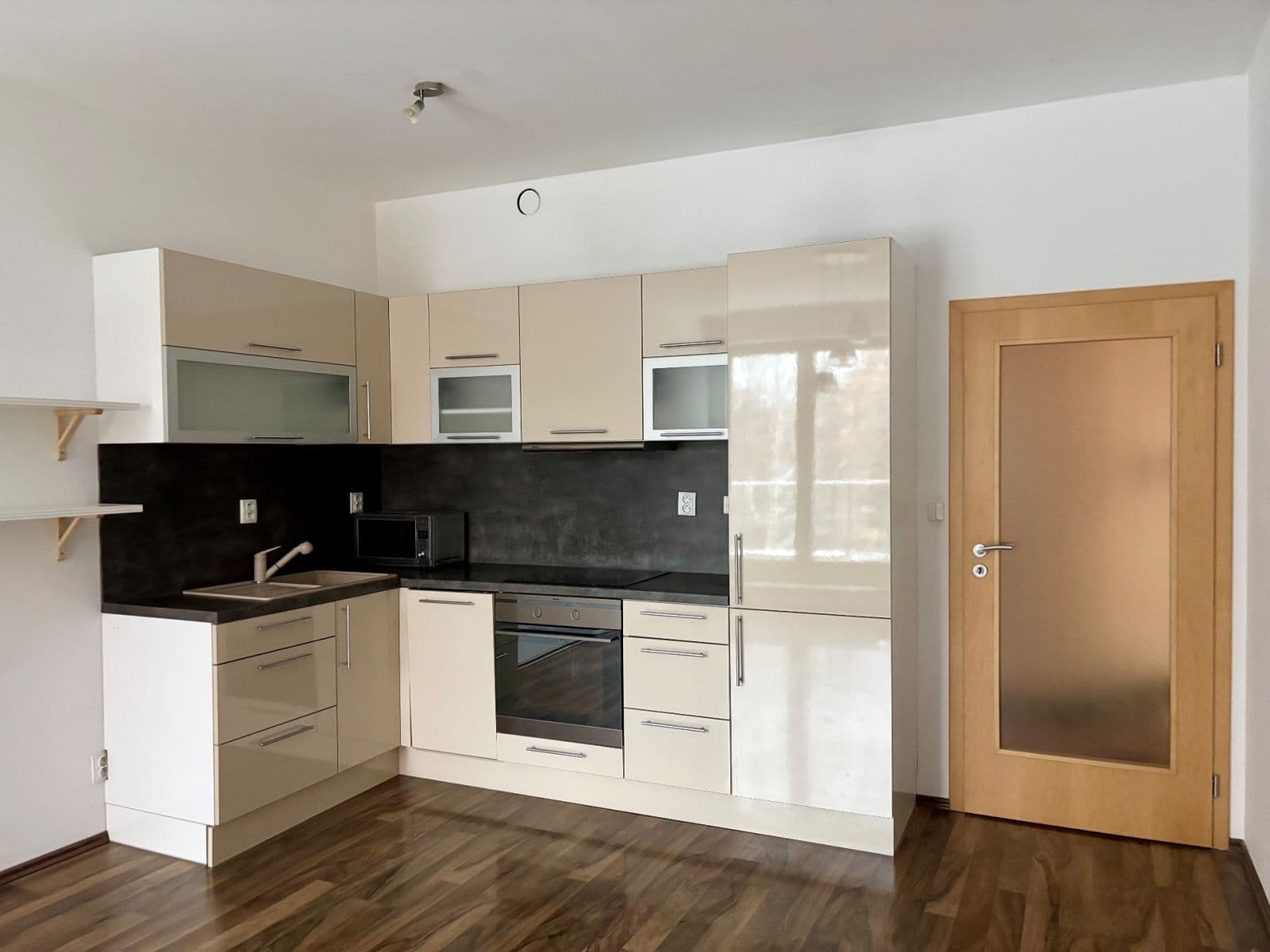 Pronájem bytu 2+kk 55 m², Radimova, Praha, Praha Pronájem bytu 2+kk 55 m², Radimova, Praha, Praha