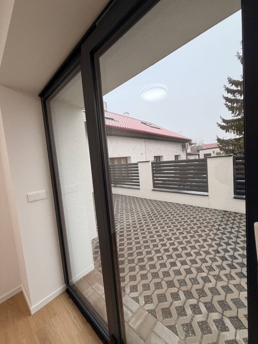 Pronájem bytu 2+kk 40 m², Krátká, Postřižín, Středočeský kraj Pronájem bytu 2+kk 40 m², Krátká, Postřižín, Středočeský kraj