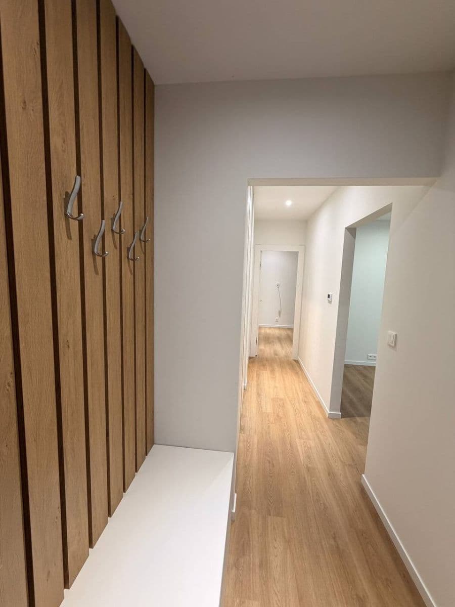 Pronájem bytu 2+kk 40 m², Krátká, Postřižín, Středočeský kraj Pronájem bytu 2+kk 40 m², Krátká, Postřižín, Středočeský kraj