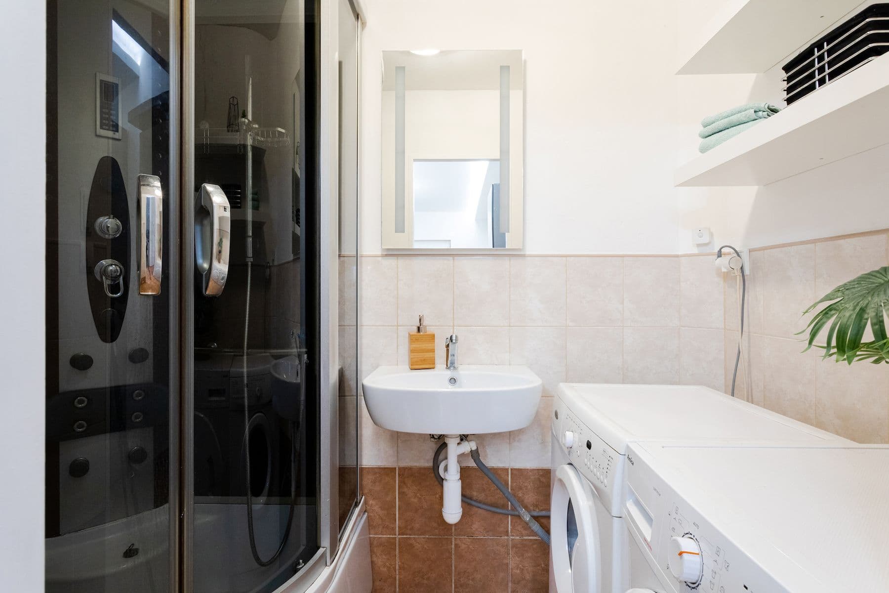 Prodej bytu 1+1 48 m², Finská, Praha, Praha Prodej bytu 1+1 48 m², Finská, Praha, Praha