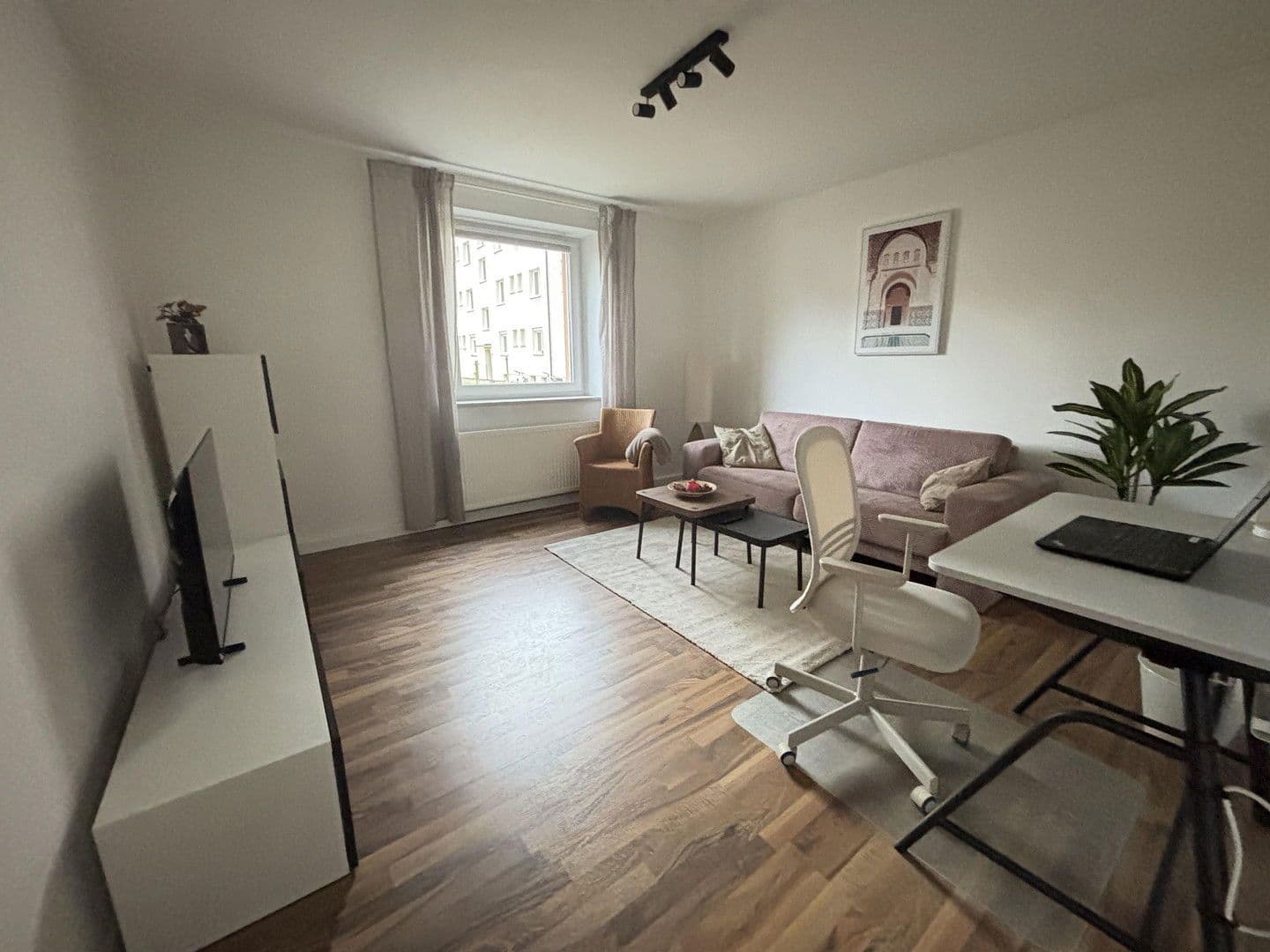 Pronájem bytu 2+1 56 m², Lerchenfeldstraße 4, Regensburg, Bavorsko Pronájem bytu 2+1 56 m², Lerchenfeldstraße 4, Regensburg, Bavorsko