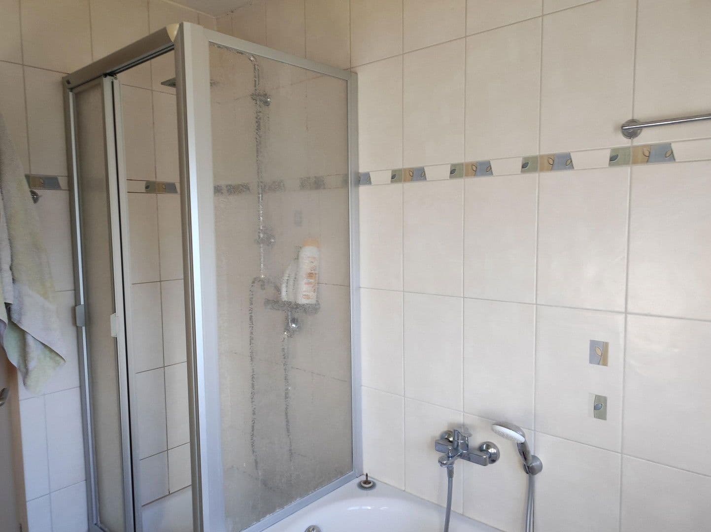 Prodej domu 149 m², pozemek 1.200 m², Bielefeld, Severní Porýní-Vestfálsko Prodej domu 149 m², pozemek 1.200 m², Bielefeld, Severní Porýní-Vestfálsko