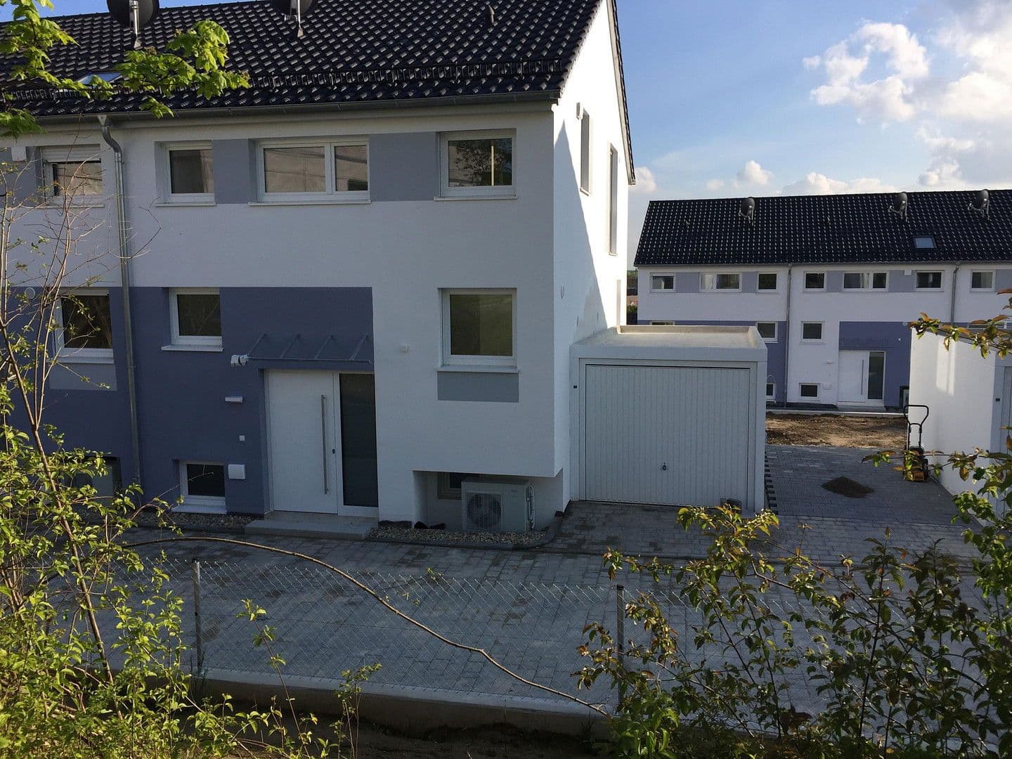 Prodej domu 144 m², pozemek 300 m², Großmehring, Bavorsko Prodej domu 144 m², pozemek 300 m², Großmehring, Bavorsko