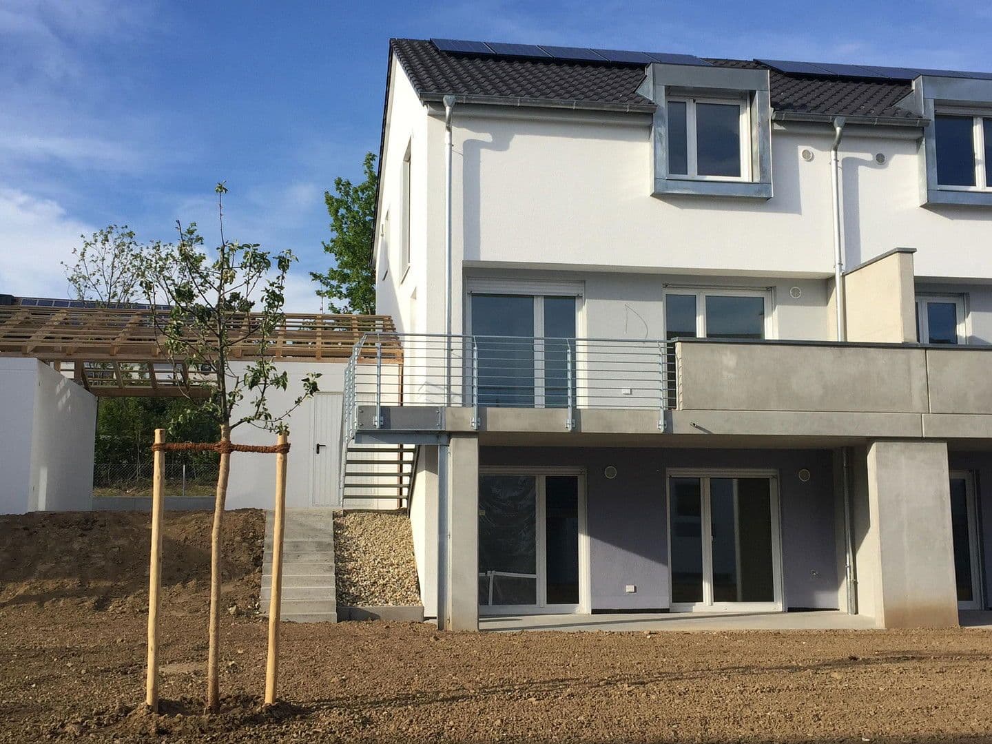 Prodej domu 144 m², pozemek 300 m², Großmehring, Bavorsko Prodej domu 144 m², pozemek 300 m², Großmehring, Bavorsko