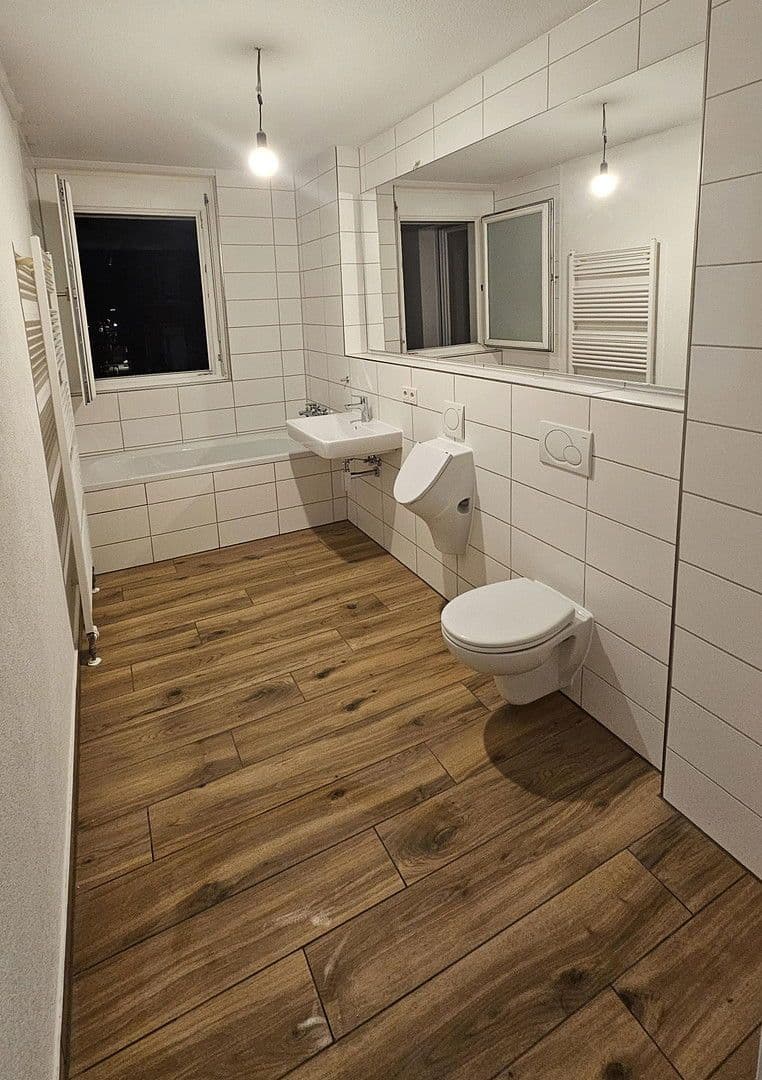 Pronájem bytu 4+1 126 m², Karlsruhe, Bádensko-Württembersko Pronájem bytu 4+1 126 m², Karlsruhe, Bádensko-Württembersko