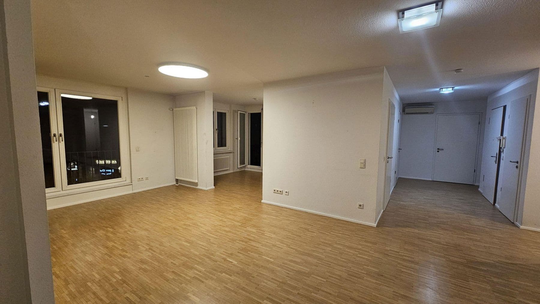 Pronájem bytu 4+1 126 m², Karlsruhe, Bádensko-Württembersko Pronájem bytu 4+1 126 m², Karlsruhe, Bádensko-Württembersko