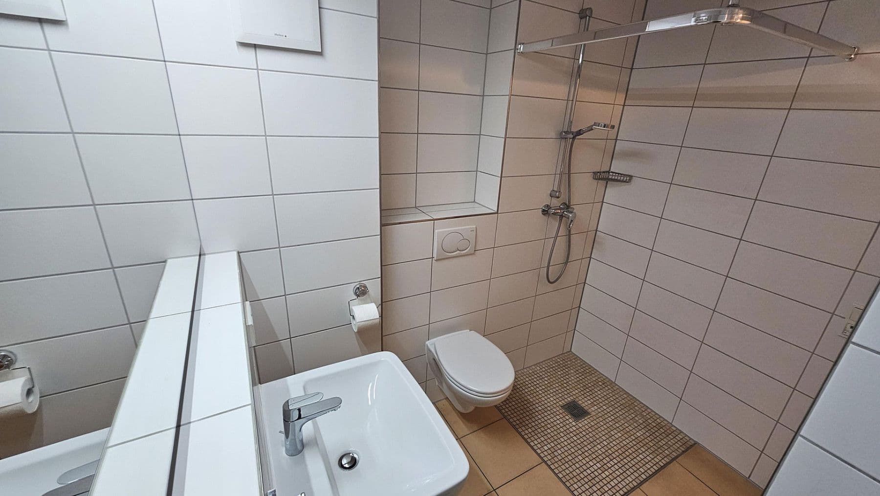 Pronájem bytu 4+1 126 m², Karlsruhe, Bádensko-Württembersko Pronájem bytu 4+1 126 m², Karlsruhe, Bádensko-Württembersko