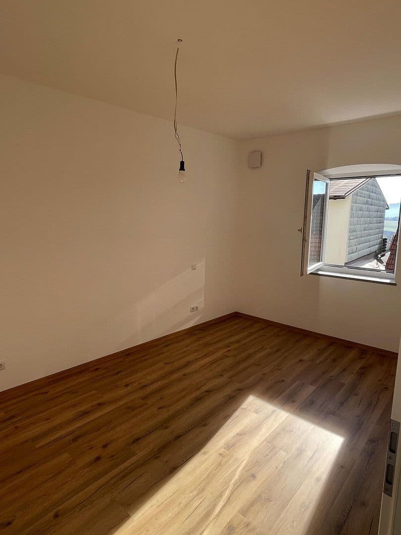 Pronájem bytu 4+1 92 m², Marktplatz 11, Untergriesbach, Bavorsko Pronájem bytu 4+1 92 m², Marktplatz 11, Untergriesbach, Bavorsko