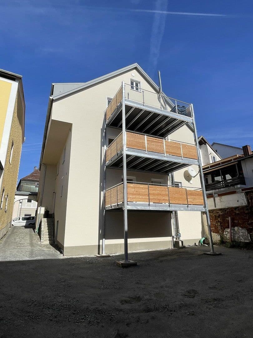 Pronájem bytu 4+1 92 m², Marktplatz 11, Untergriesbach, Bavorsko Pronájem bytu 4+1 92 m², Marktplatz 11, Untergriesbach, Bavorsko