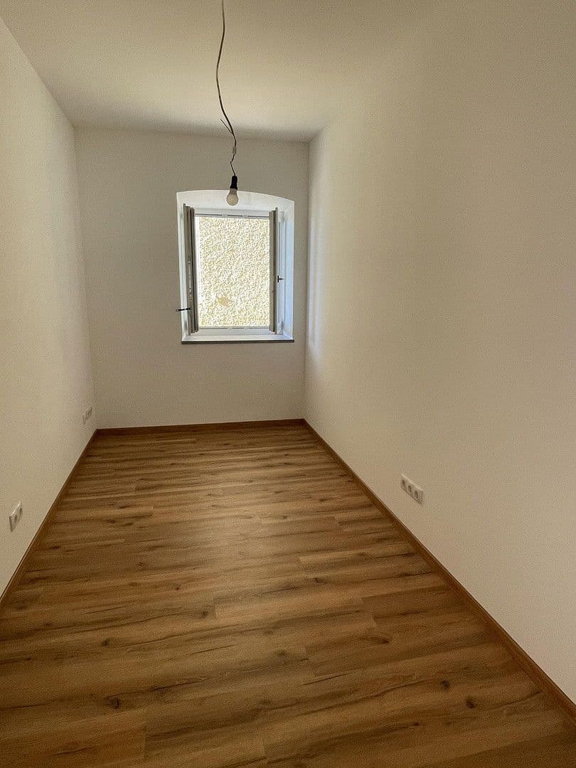 Pronájem bytu 4+1 92 m², Marktplatz 11, Untergriesbach, Bavorsko Pronájem bytu 4+1 92 m², Marktplatz 11, Untergriesbach, Bavorsko