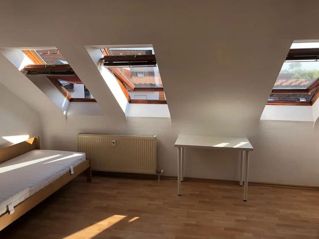 Pronájem bytu 1+1 22 m², Halmhuberstrasse 10-14, Mannheim-Rheinau, Bádensko-Württembersko Pronájem bytu 1+1 22 m², Halmhuberstrasse 10-14, Mannheim-Rheinau, Bádensko-Württembersko