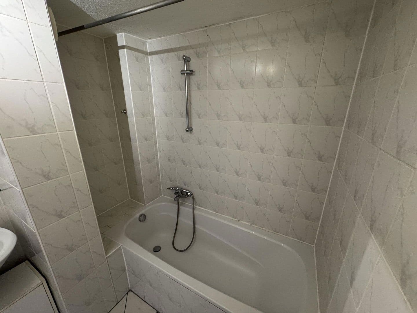 Pronájem bytu 2+1 51 m², Friedberger Landstraße 85, frankfurt am Main, Hessen Pronájem bytu 2+1 51 m², Friedberger Landstraße 85, frankfurt am Main, Hessen