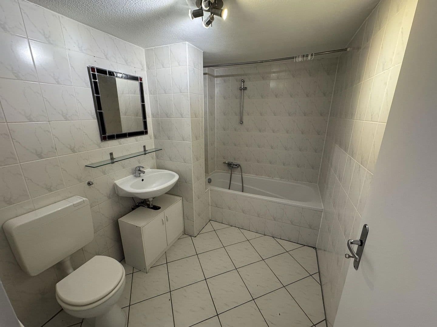 Pronájem bytu 2+1 51 m², Friedberger Landstraße 85, frankfurt am Main, Hessen Pronájem bytu 2+1 51 m², Friedberger Landstraße 85, frankfurt am Main, Hessen