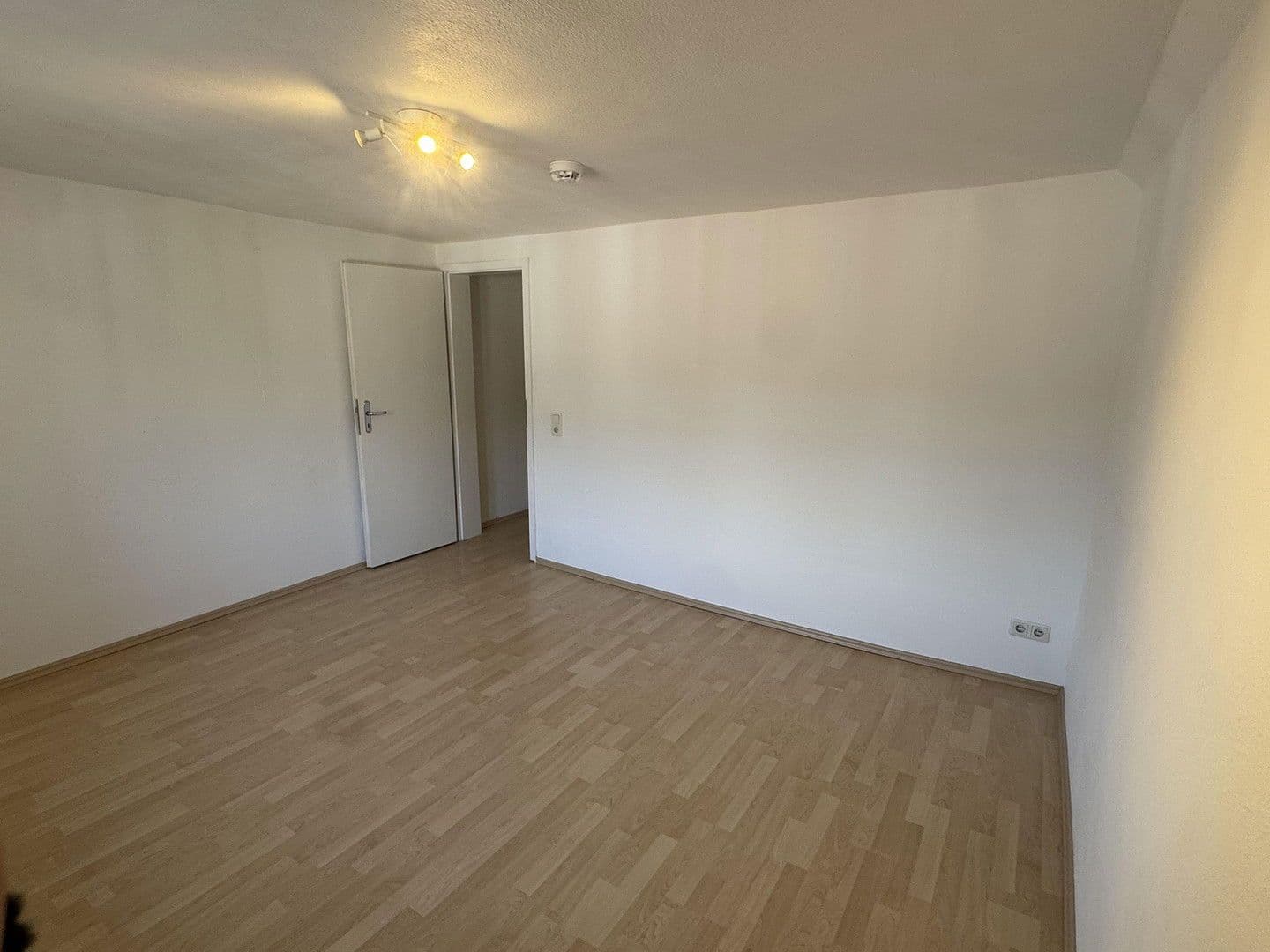 Pronájem bytu 2+1 51 m², Friedberger Landstraße 85, frankfurt am Main, Hessen Pronájem bytu 2+1 51 m², Friedberger Landstraße 85, frankfurt am Main, Hessen