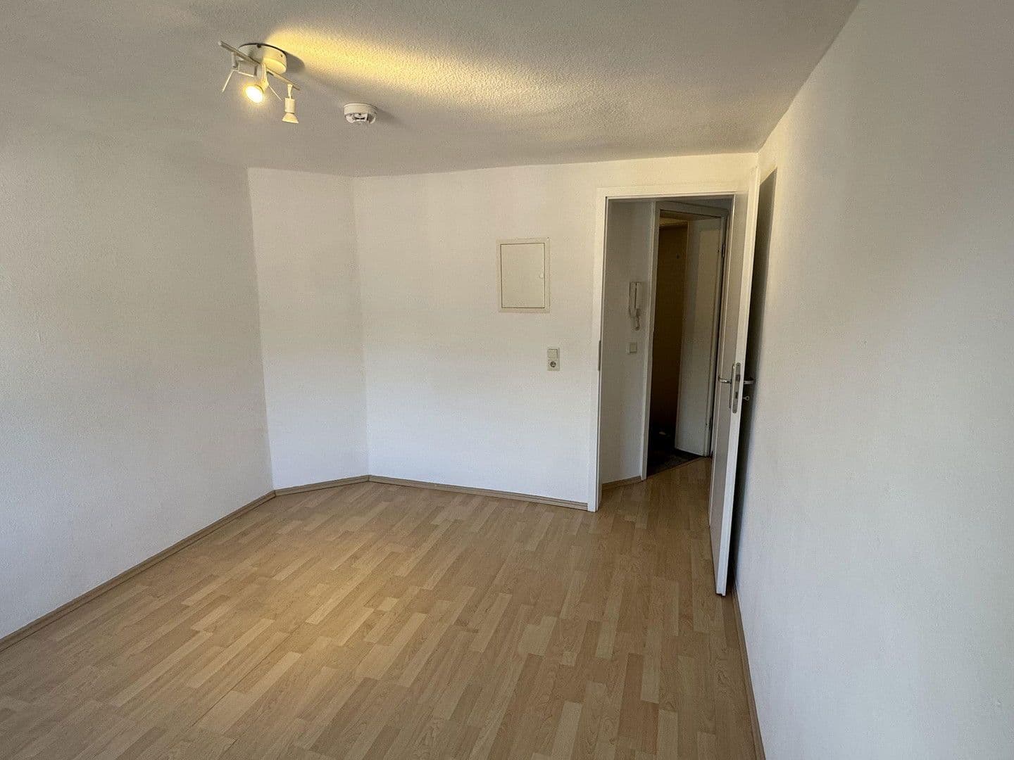 Pronájem bytu 2+1 51 m², Friedberger Landstraße 85, frankfurt am Main, Hessen Pronájem bytu 2+1 51 m², Friedberger Landstraße 85, frankfurt am Main, Hessen