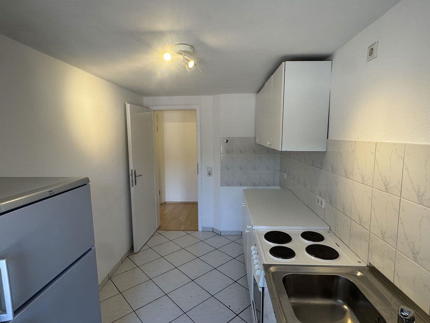 Pronájem bytu 2+1 51 m², Friedberger Landstraße 85, frankfurt am Main, Hessen Pronájem bytu 2+1 51 m², Friedberger Landstraße 85, frankfurt am Main, Hessen