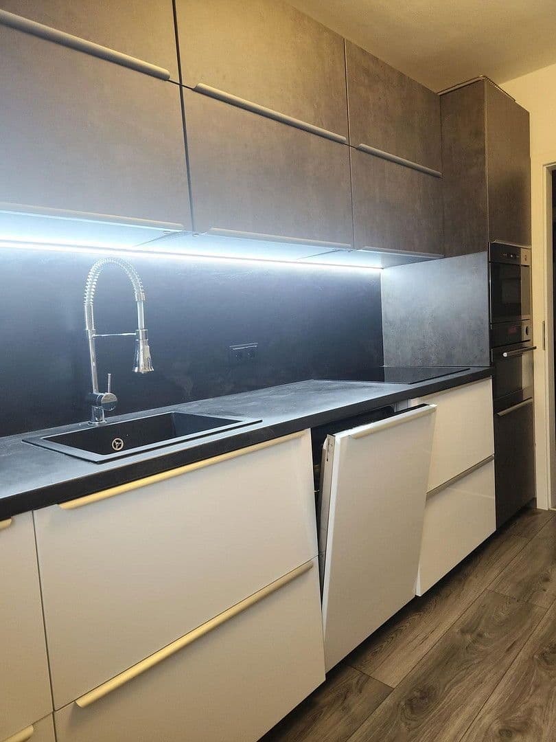 Pronájem bytu 2+1 60 m², Nürnberg, Bavorsko Pronájem bytu 2+1 60 m², Nürnberg, Bavorsko