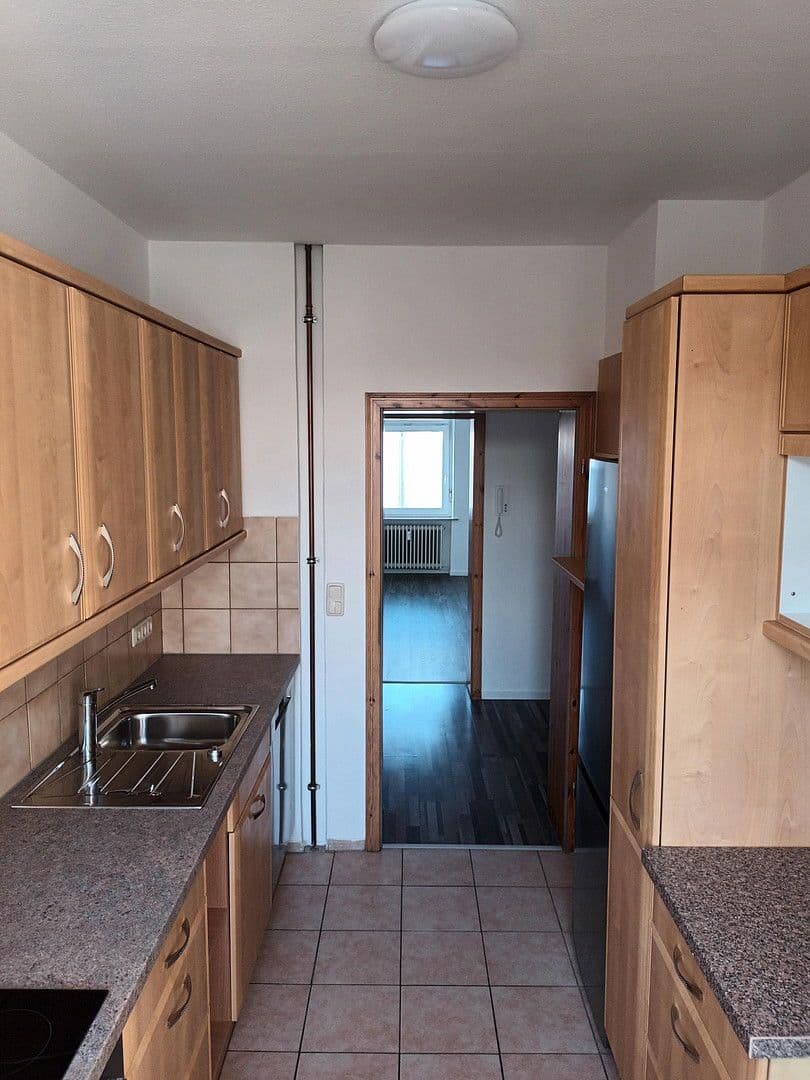 Pronájem bytu 3+1 75 m², Frankfurt am Main, Hessen Pronájem bytu 3+1 75 m², Frankfurt am Main, Hessen