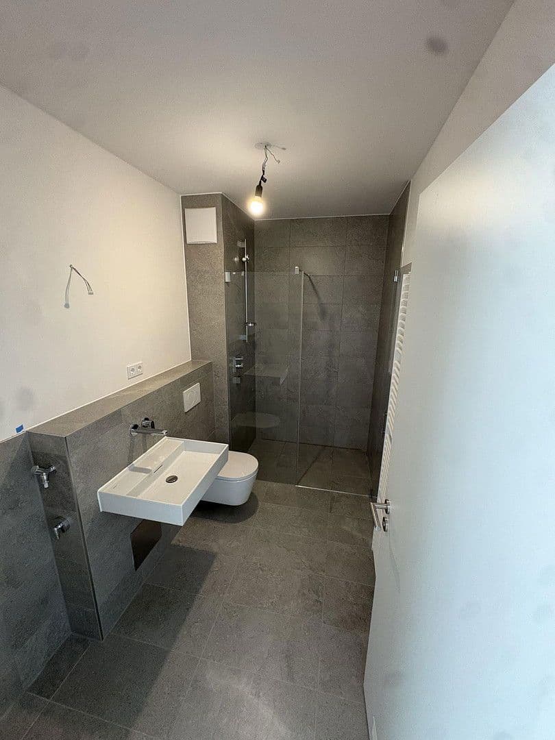 Pronájem bytu 1+1 35 m², Paul Gerhardt Allee, München, Bavorsko Pronájem bytu 1+1 35 m², Paul Gerhardt Allee, München, Bavorsko