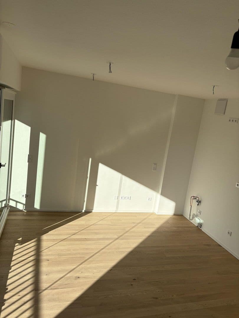 Pronájem bytu 1+1 35 m², Paul Gerhardt Allee, München, Bavorsko Pronájem bytu 1+1 35 m², Paul Gerhardt Allee, München, Bavorsko