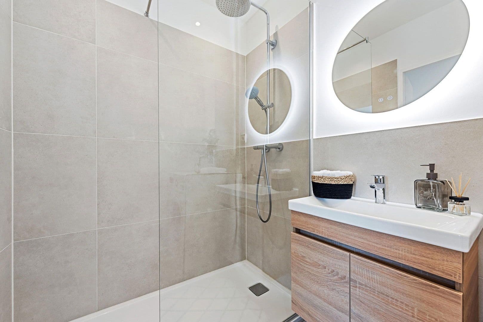 Prodej bytu 3+1 88 m², Emil-Kraft-Gasse 13, Baden, Dolní Rakousko Prodej bytu 3+1 88 m², Emil-Kraft-Gasse 13, Baden, Dolní Rakousko