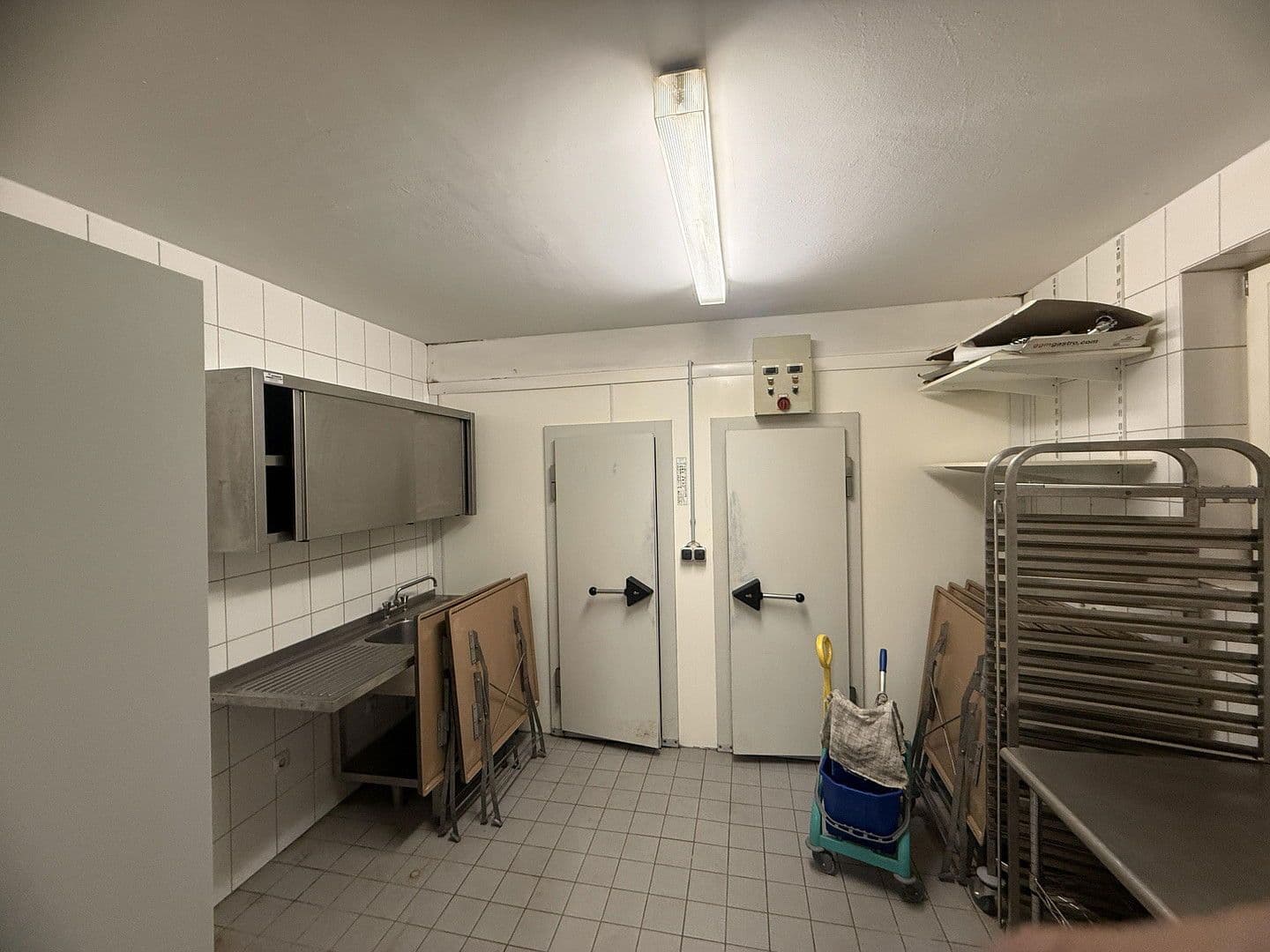 Pronájem nebytového prostoru 250 m², Schulstraße 1, Vöhl, Hessen Pronájem nebytového prostoru 250 m², Schulstraße 1, Vöhl, Hessen