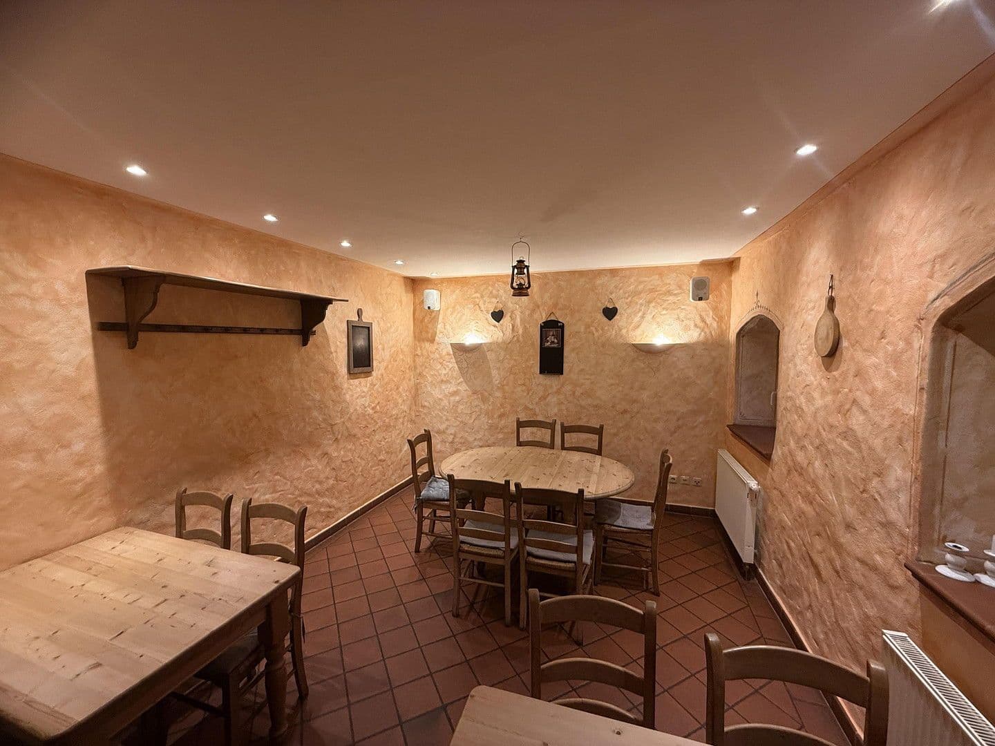 Pronájem nebytového prostoru 250 m², Schulstraße 1, Vöhl, Hessen Pronájem nebytového prostoru 250 m², Schulstraße 1, Vöhl, Hessen