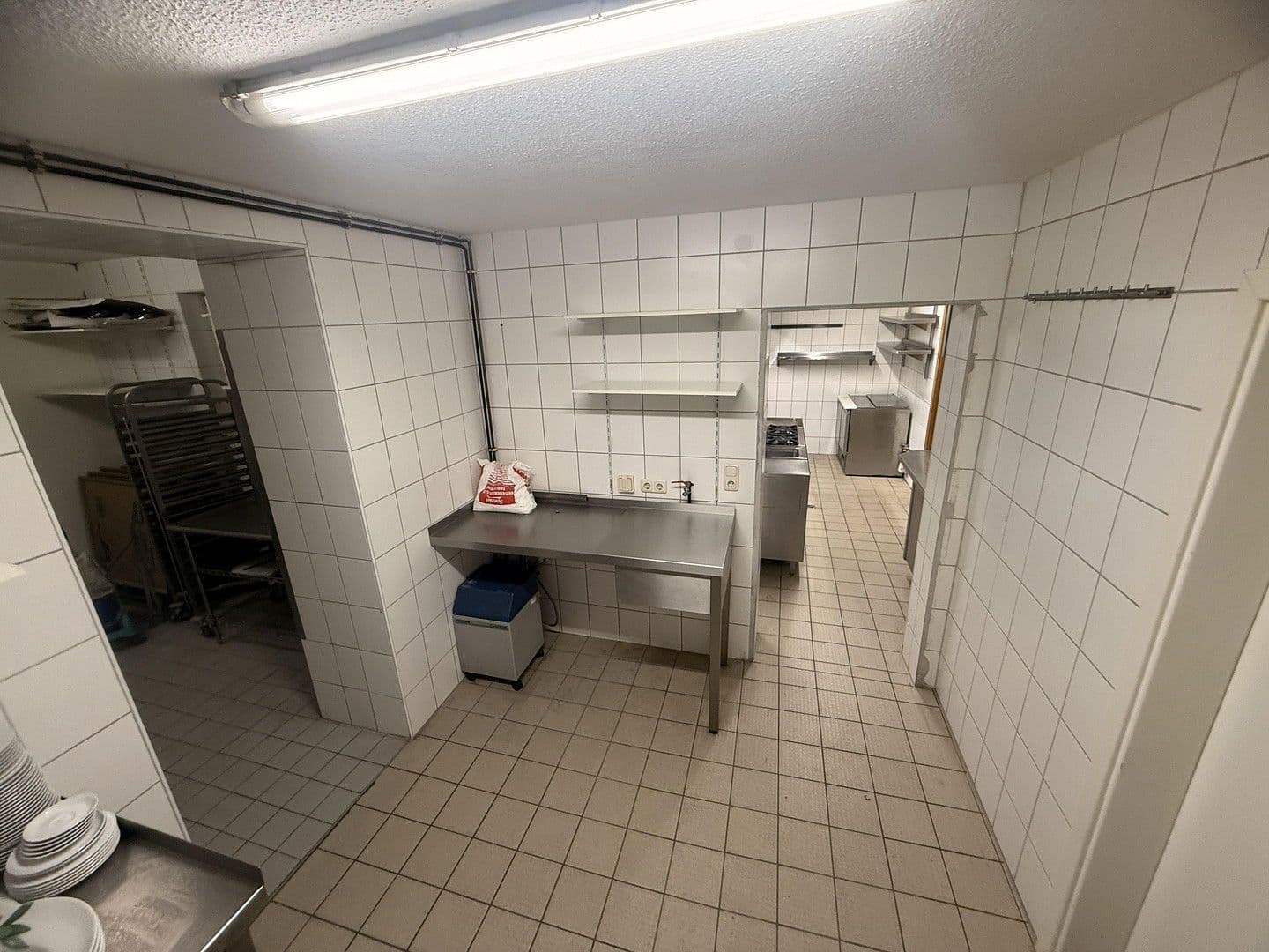 Pronájem nebytového prostoru 250 m², Schulstraße 1, Vöhl, Hessen Pronájem nebytového prostoru 250 m², Schulstraße 1, Vöhl, Hessen