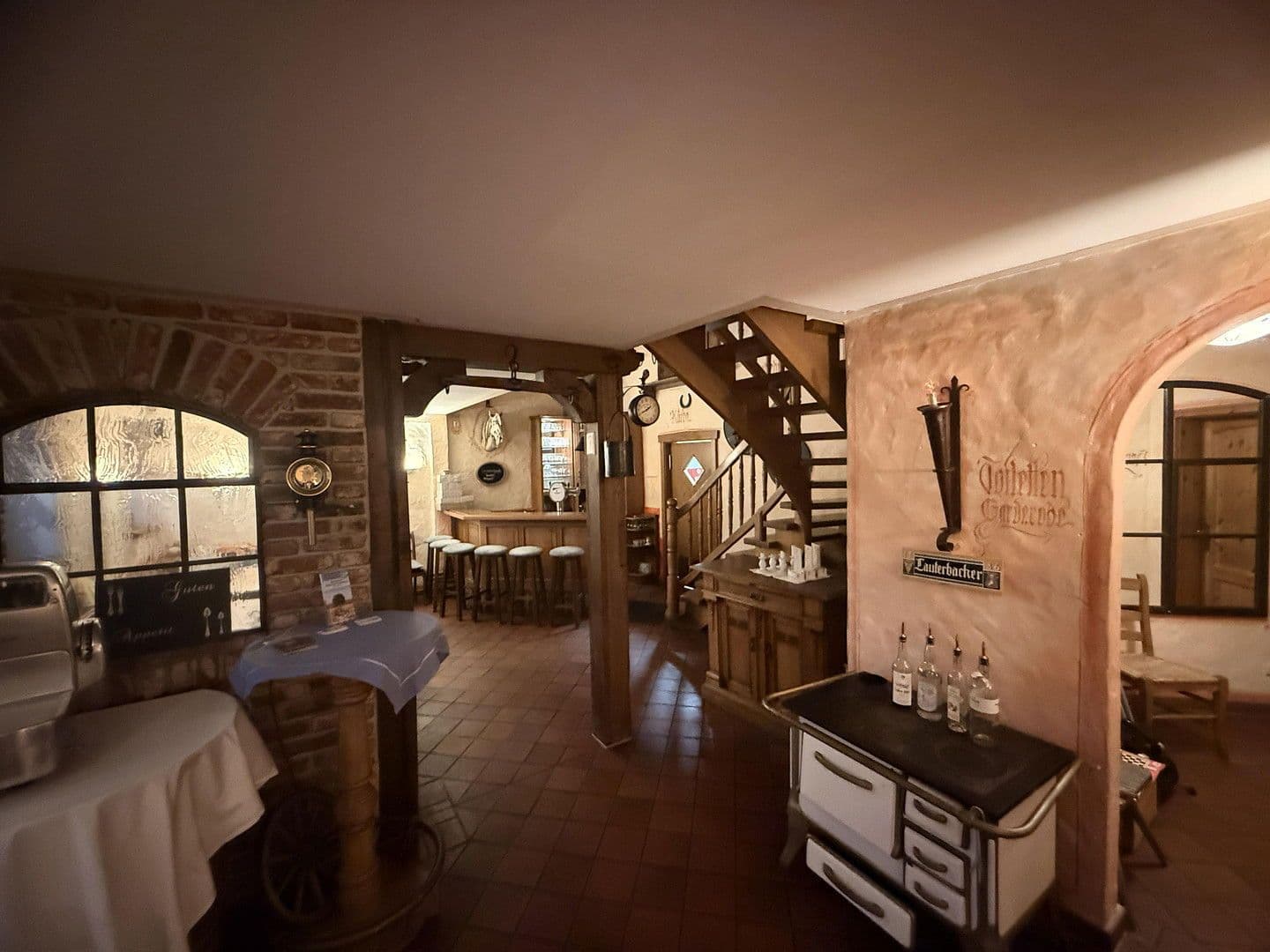 Pronájem nebytového prostoru 250 m², Schulstraße 1, Vöhl, Hessen Pronájem nebytového prostoru 250 m², Schulstraße 1, Vöhl, Hessen