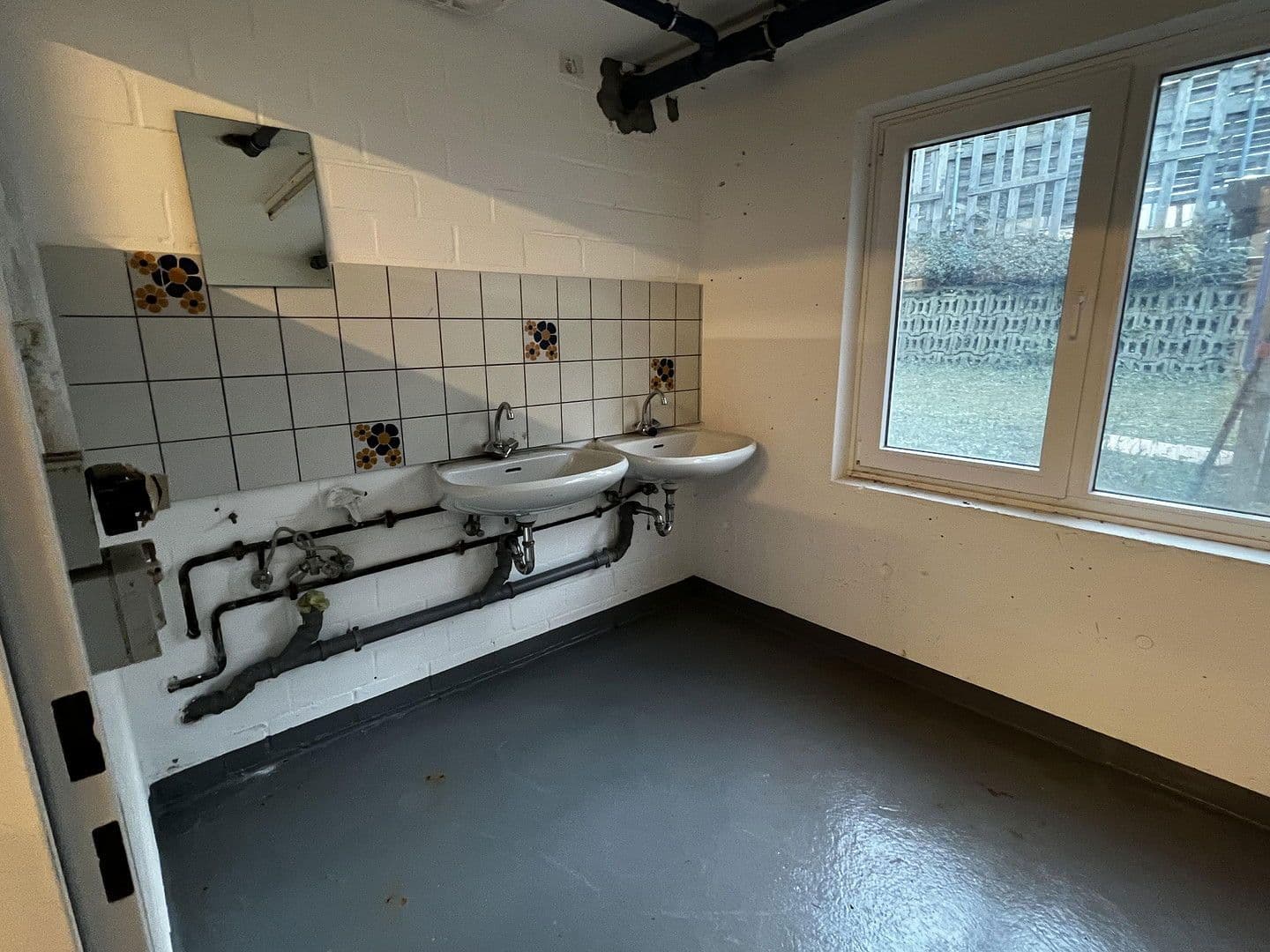 Pronájem nebytového prostoru 1.000 m², Leverkusen, Severní Porýní-Vestfálsko Pronájem nebytového prostoru 1.000 m², Leverkusen, Severní Porýní-Vestfálsko