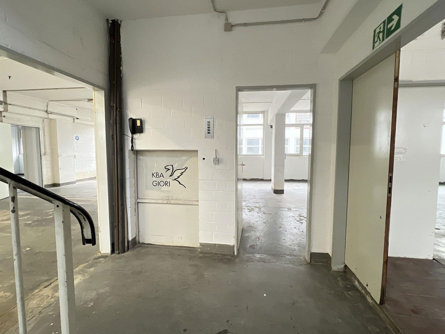 Pronájem nebytového prostoru 1.000 m², Leverkusen, Severní Porýní-Vestfálsko Pronájem nebytového prostoru 1.000 m², Leverkusen, Severní Porýní-Vestfálsko