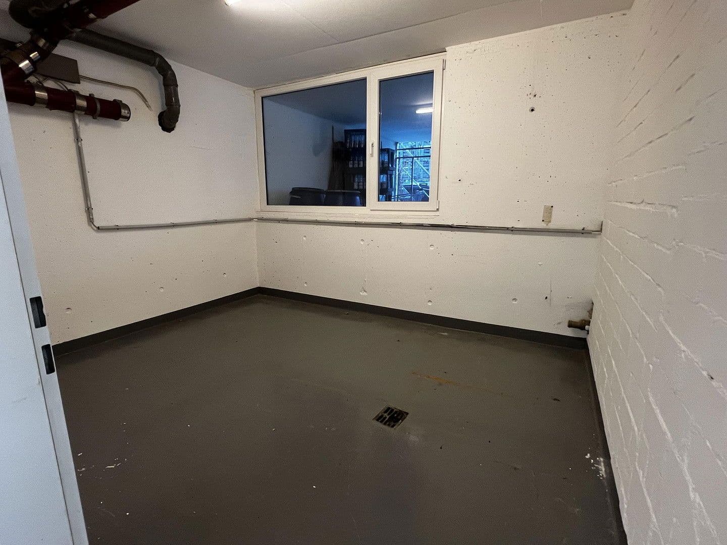 Pronájem nebytového prostoru 1.000 m², Leverkusen, Severní Porýní-Vestfálsko Pronájem nebytového prostoru 1.000 m², Leverkusen, Severní Porýní-Vestfálsko