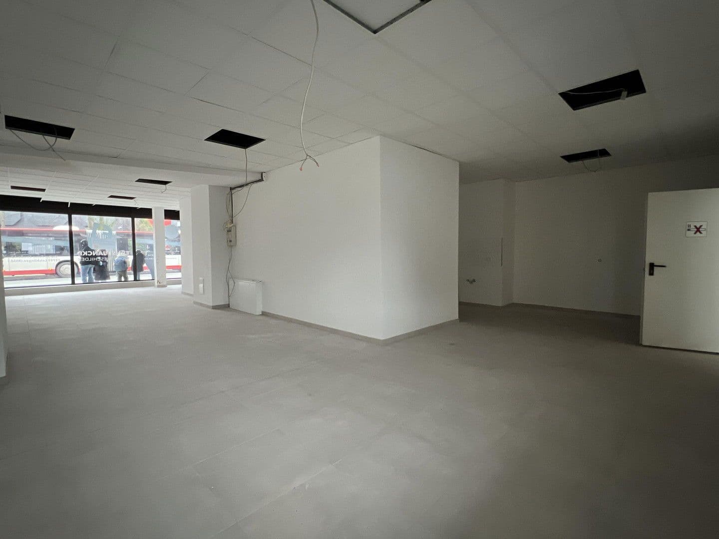 Pronájem nebytového prostoru 1.000 m², Leverkusen, Severní Porýní-Vestfálsko Pronájem nebytového prostoru 1.000 m², Leverkusen, Severní Porýní-Vestfálsko