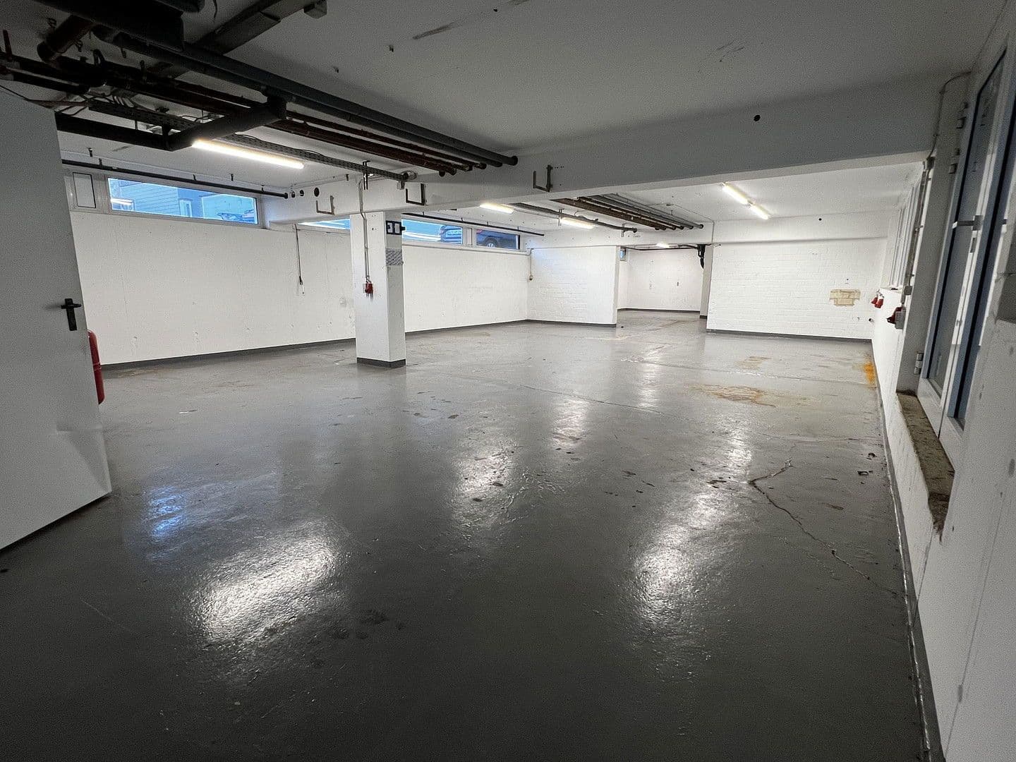 Pronájem nebytového prostoru 1.000 m², Leverkusen, Severní Porýní-Vestfálsko Pronájem nebytového prostoru 1.000 m², Leverkusen, Severní Porýní-Vestfálsko