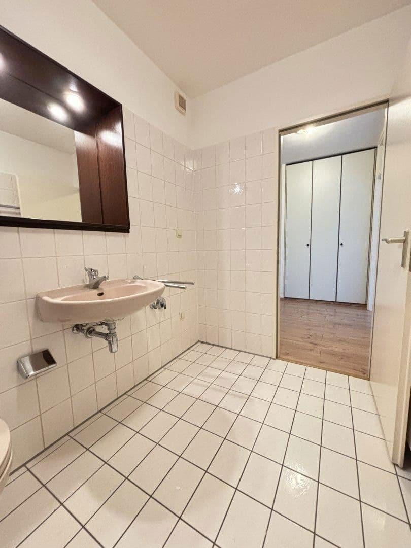 Pronájem bytu 2+1 61 m², Köln, Severní Porýní-Vestfálsko Pronájem bytu 2+1 61 m², Köln, Severní Porýní-Vestfálsko