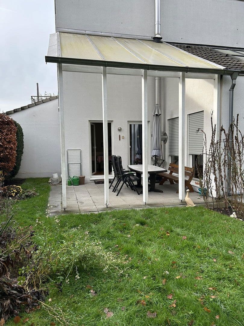 Prodej domu 191 m², pozemek 635 m², Langenfeld (Rheinland), Severní Porýní-Vestfálsko Prodej domu 191 m², pozemek 635 m², Langenfeld (Rheinland), Severní Porýní-Vestfálsko